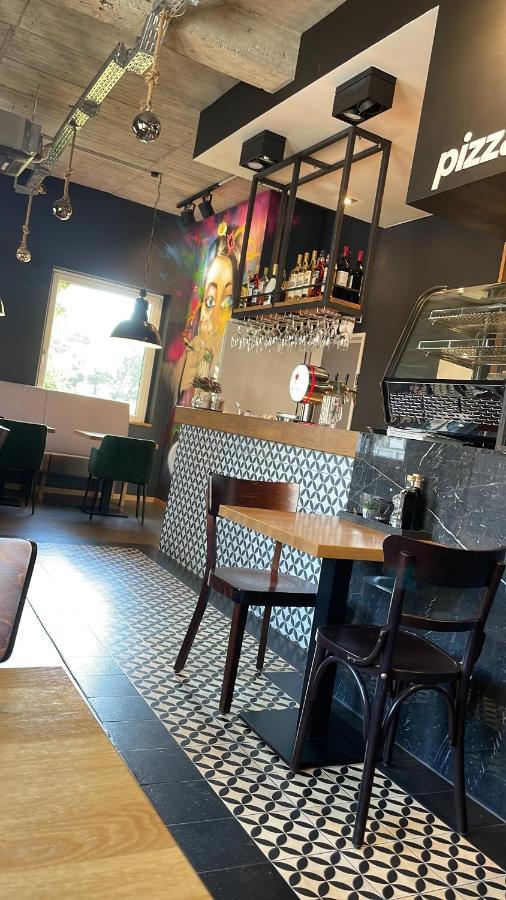 Hotel Am Stadion Vanino Cucina Italian بيليفيلد المظهر الخارجي الصورة