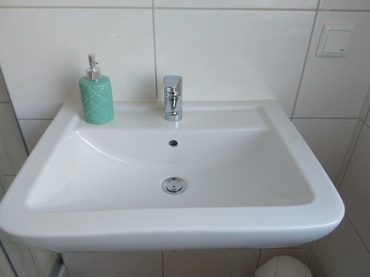 Hotel Am Stadion Vanino Cucina Italian بيليفيلد المظهر الخارجي الصورة